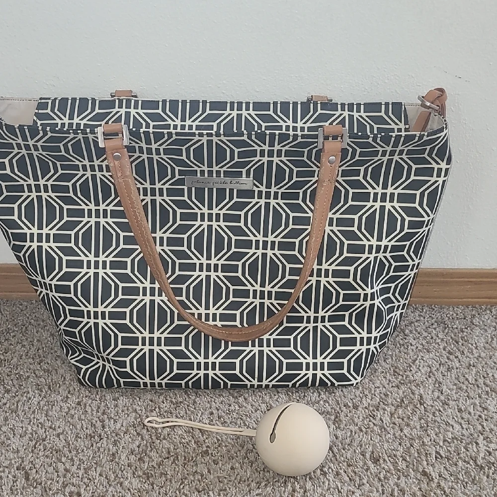 Petunia Pickle Bottom Black and White Geometric Baby Bag